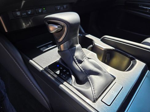 Used 2024 Lexus ES 250 w/ Premium Package AWD/4WD image 18
