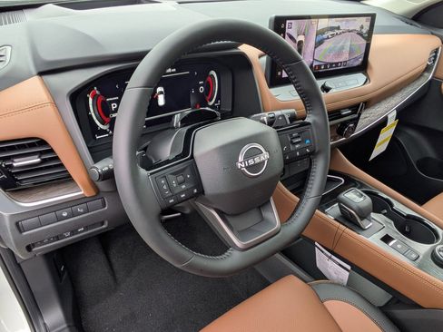 New 2026 Nissan Rogue Platinum w/ Tech Package AWD/4WD image 15