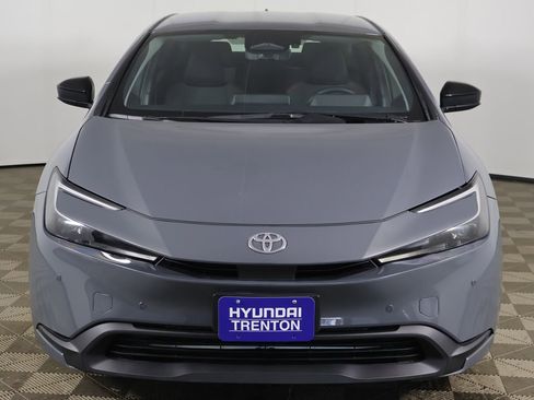 Used 2025 Toyota Prius Plug-In Hybrid FWD image 9
