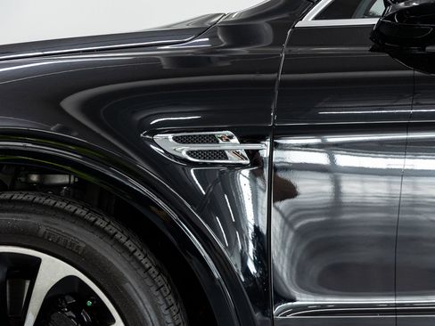 Used 2020 Bentley Bentayga AWD/4WD image 18