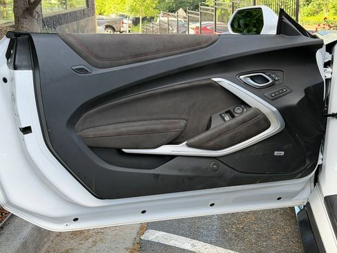 Used 2019 Chevrolet Camaro ZL1 RWD image 28