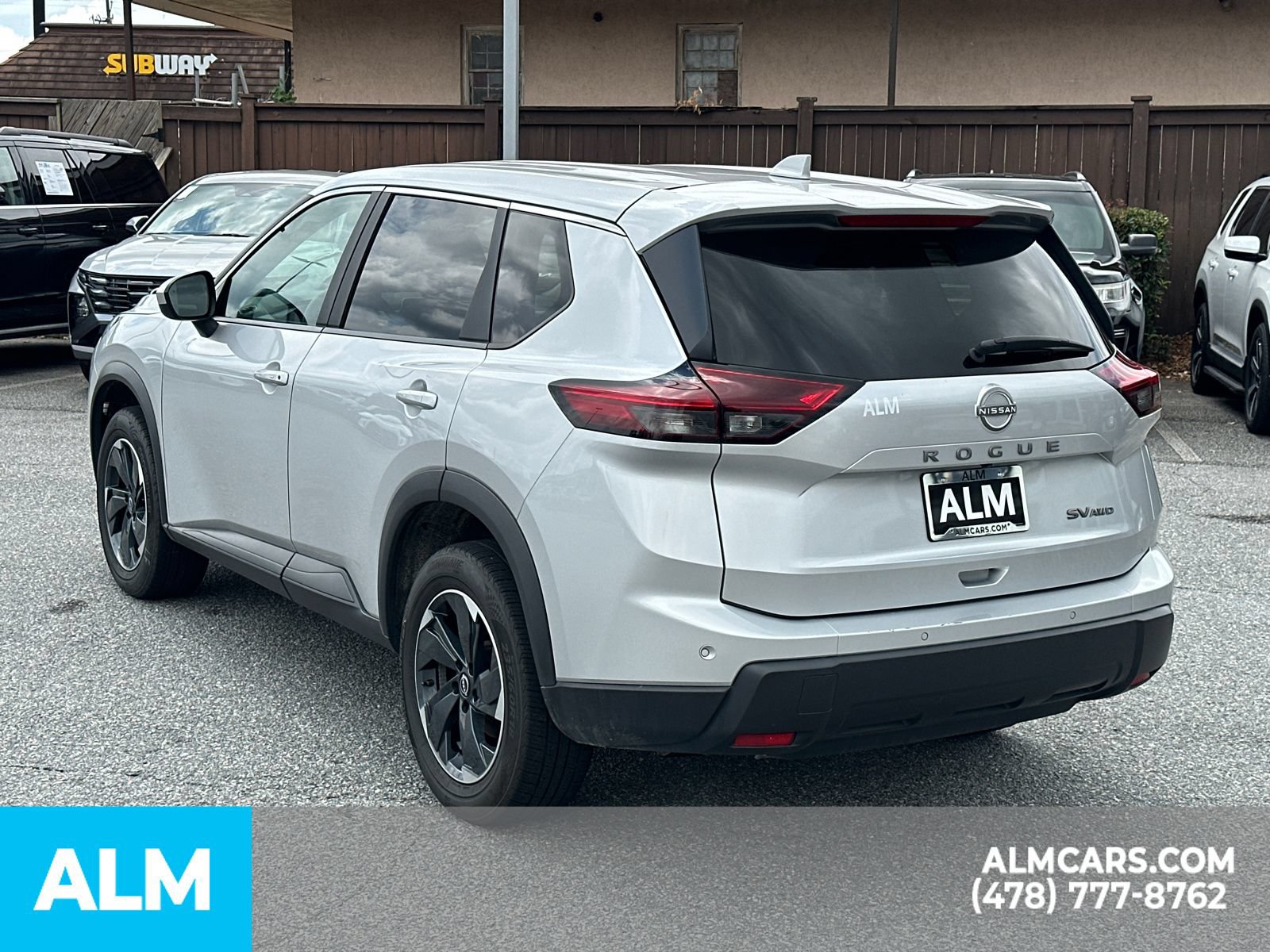 Used 2024 Nissan Rogue SV AWD/4WD image 8