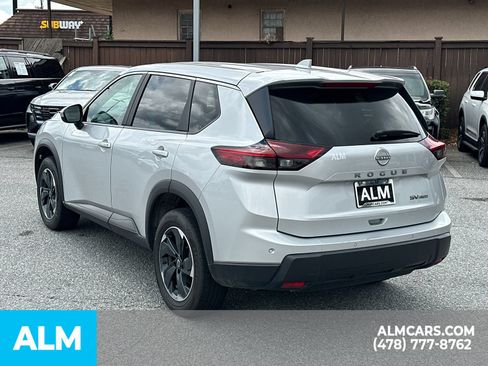 Used 2024 Nissan Rogue SV AWD/4WD image 8