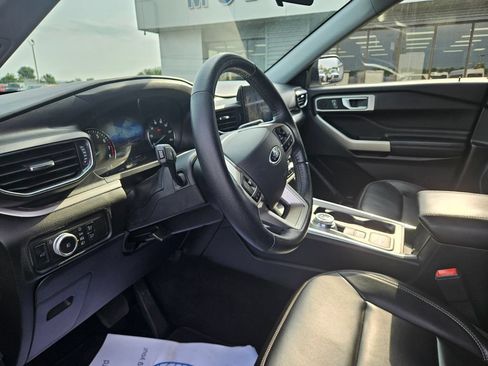 Used 2021 Ford Explorer XLT w/ Equipment Group 202A RWD image 15