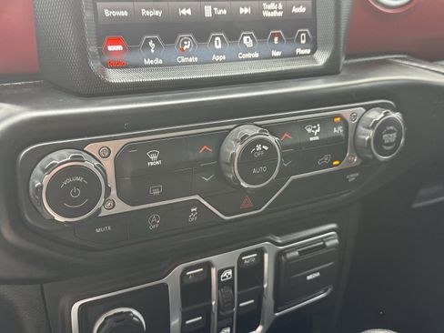 Used 2019 Jeep Wrangler Unlimited Rubicon AWD/4WD image 23