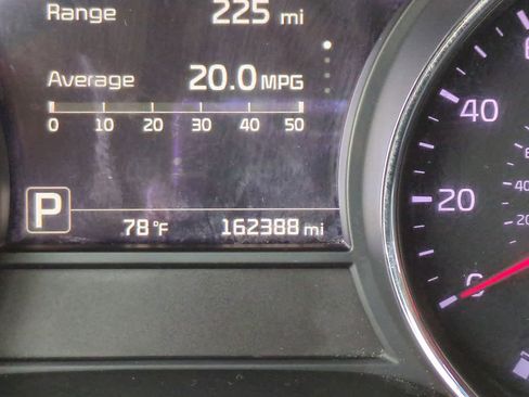 Used 2016 Kia Sedona EX image 26