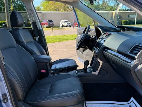 Used 2018 Subaru Forester 2.5i Touring w/ Popular Package #2 AWD/4WD image 19