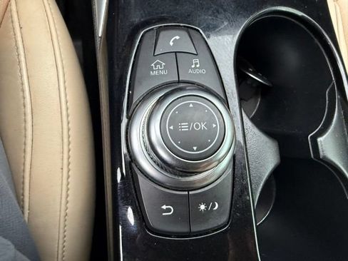 Used 2018 INFINITI QX30 AWD w/ Cargo Package image 22