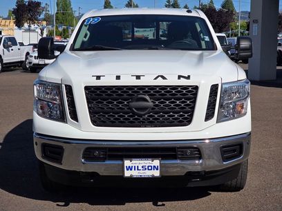 Used 2019 Nissan Titan SV w/ SV Convenience Package