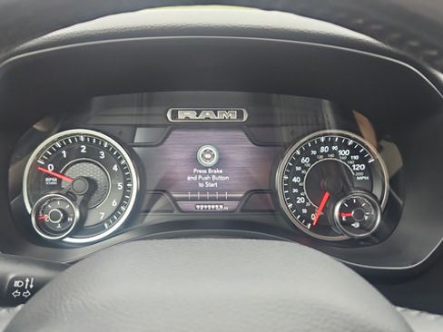 Used 2020 RAM 1500 Big Horn AWD/4WD image 18
