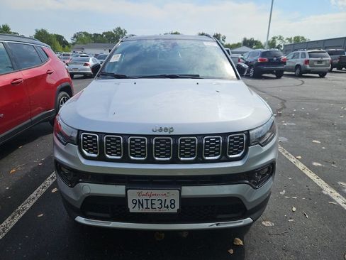 Used 2025 Jeep Compass Limited AWD/4WD image 2