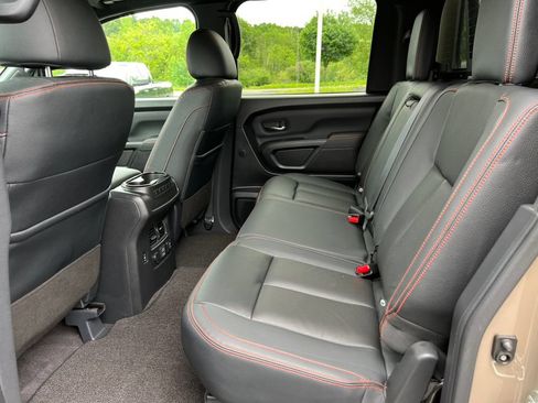 Used 2022 Nissan Titan PRO-4X w/ Pro-4x Convenience Package AWD/4WD image 5