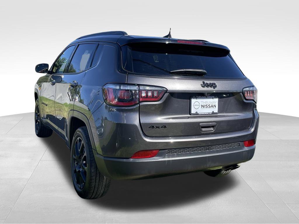 Used 2022 Jeep Compass Latitude AWD/4WD image 5