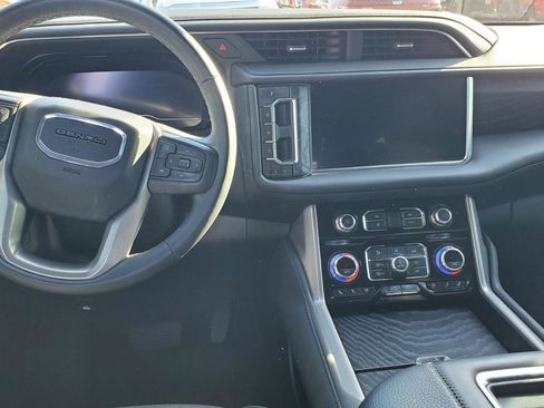 Used 2024 GMC Yukon Denali AWD/4WD image 8