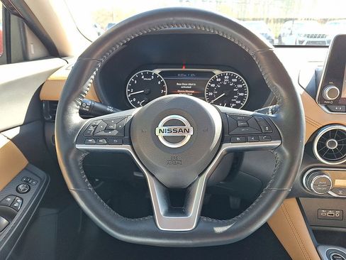 Used 2022 Nissan Sentra SV w/ SV Premium Package FWD image 17