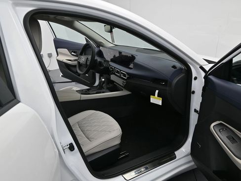 New 2026 Nissan Sentra SL image 6