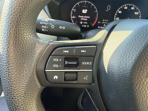 Used 2023 Honda HR-V LX image 28