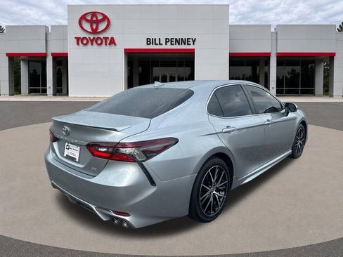 Used 2024 Toyota Camry SE w/ Convenience Package FWD image 5