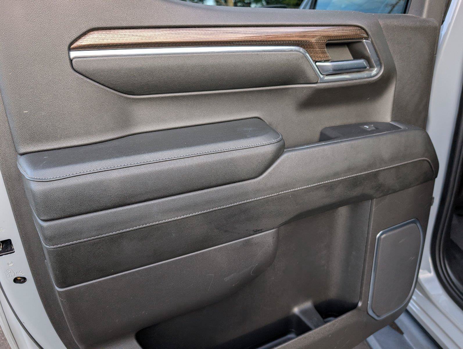 Used 2024 Chevrolet Silverado 1500 LT Trail Boss w/ LT Trail Boss Premium Package AWD/4WD image 35