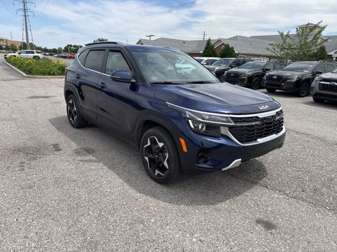 Used 2024 Kia Seltos EX AWD/4WD image 6