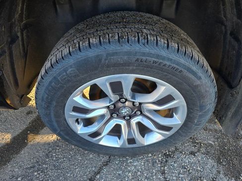 Used 2023 RAM 1500 Limited AWD/4WD image 12