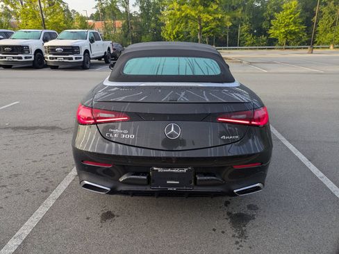 Used 2025 Mercedes-Benz CLE 300 4MATIC Cabriolet image 5