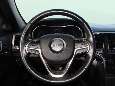 Used 2018 Jeep Grand Cherokee Limited image 15
