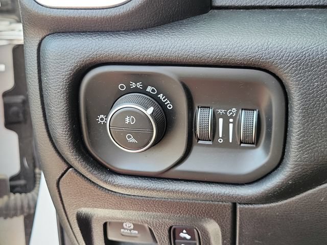 Used 2019 RAM 1500 Big Horn RWD image 11