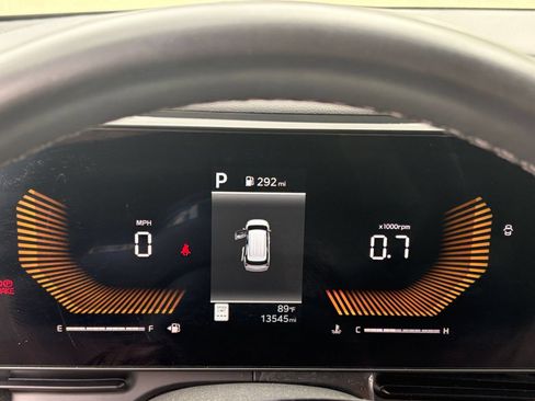 Used 2026 Kia Carnival FWD image 42