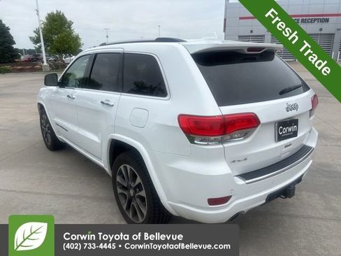 Used 2017 Jeep Grand Cherokee Overland AWD/4WD image 6