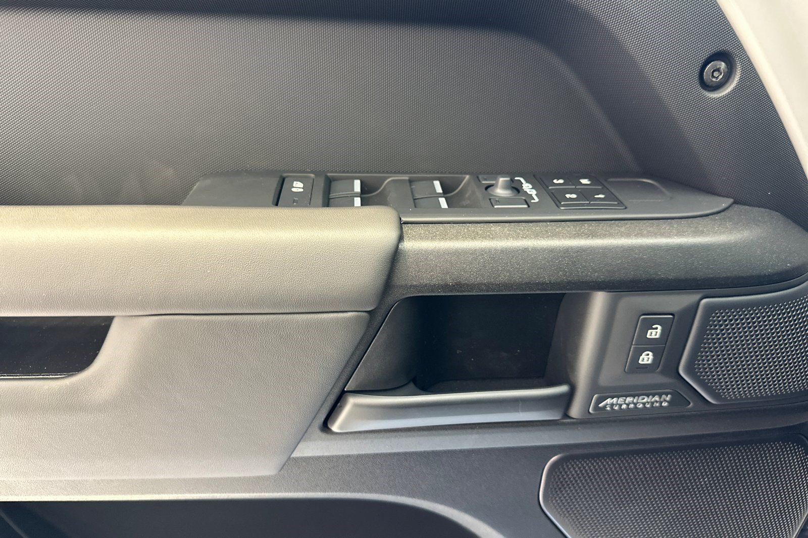 New 2026 Land Rover Defender 110 OCTA AWD/4WD image 13