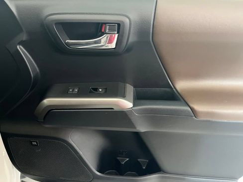 Used 2018 Toyota Tacoma Limited AWD/4WD image 55