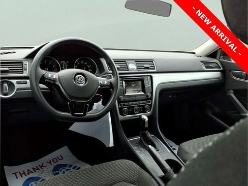 Used 2016 Volkswagen Passat 1.8T S image 9