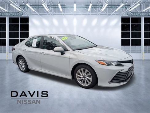 Used 2023 Toyota Camry LE image 1