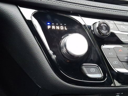 New 2026 Chrysler Pacifica Select image 7