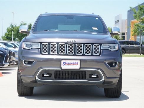 Used 2017 Jeep Grand Cherokee Overland image 2