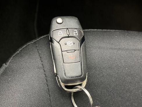 Used 2013 Ford Fusion SE image 24