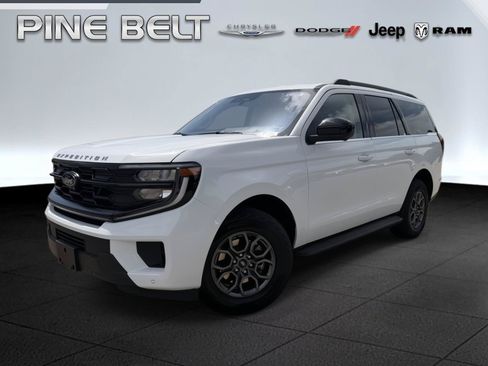 Used 2025 Ford Expedition Active AWD/4WD image 1