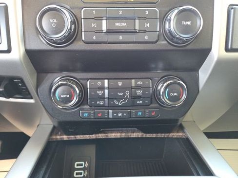 Used 2019 Ford F250 Lariat w/ Lariat Ultimate Package AWD/4WD image 75