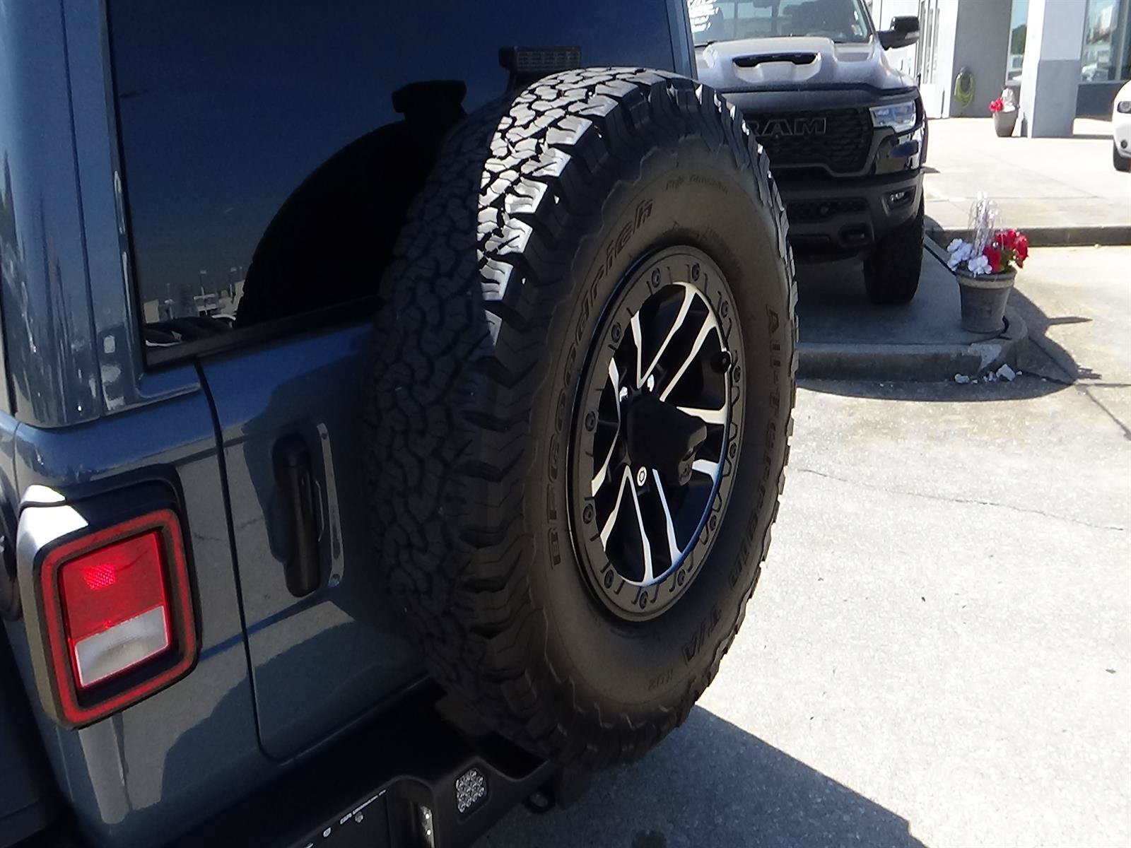 Certified 2024 Jeep Wrangler Unlimited Sport AWD/4WD image 10
