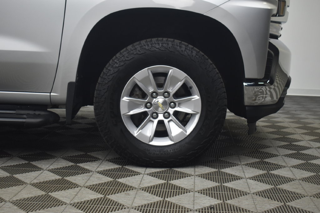 Used 2020 Chevrolet Silverado 1500 LT w/ Fleet Comfort Package AWD/4WD image 17