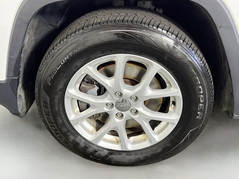 Used 2015 Jeep Cherokee Latitude w/ Comfort/Convenience Group image 27