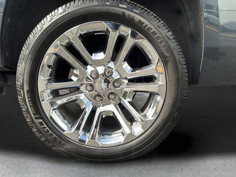 Used 2019 Chevrolet Tahoe Premier w/ Premier Plus Edition RWD image 18
