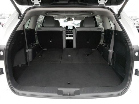 Certified 2026 Toyota Highlander XLE AWD/4WD image 18