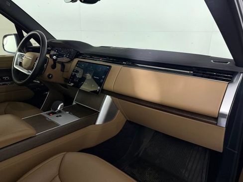 Used 2025 Land Rover Range Rover SE AWD/4WD image 14