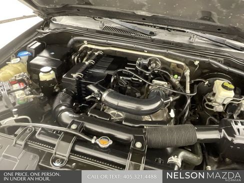 Used 2014 Nissan Frontier SV image 42