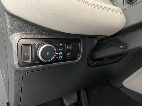 New 2026 Ford Explorer Active w/ Active Comfort Package AWD/4WD image 17