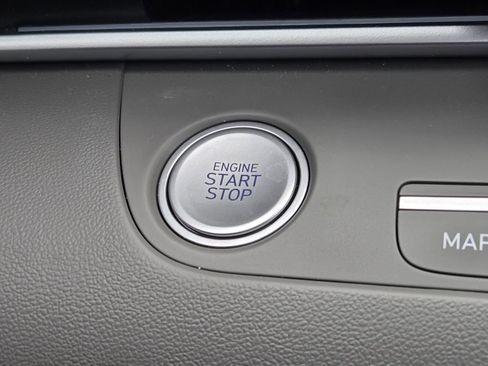 Certified 2025 Hyundai Elantra SEL FWD image 21