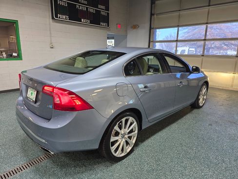 Used 2018 Volvo S60 T5 Inscription Platinum image 6