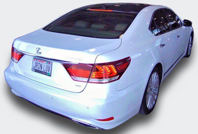 Used 2013 Lexus LS 460 AWD w/ Comfort Pkg image 3
